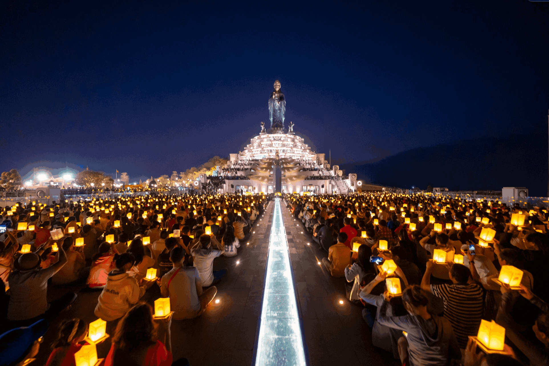 Lễ Dâng Đăng Núi Bà Đen